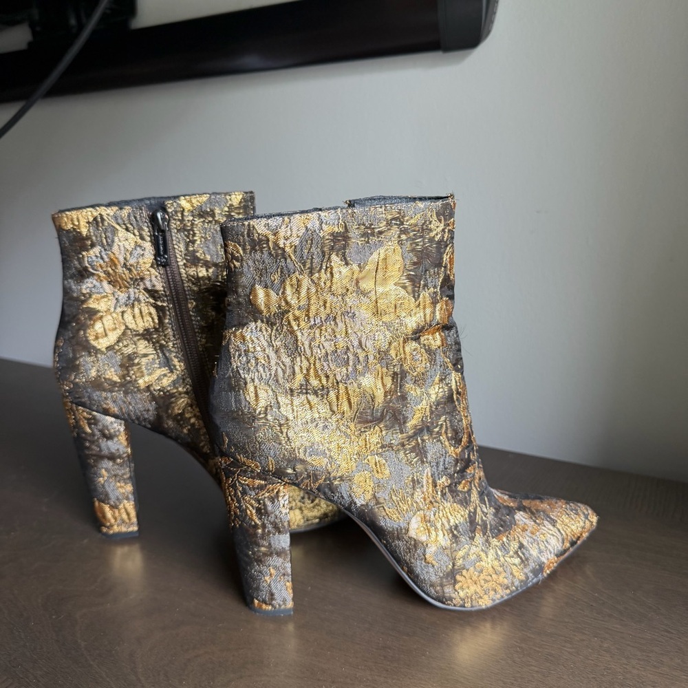 Jessica Simpson Teddi Ankle Boot Gold Womens 9